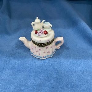 Herco ceramic teapot trinket box